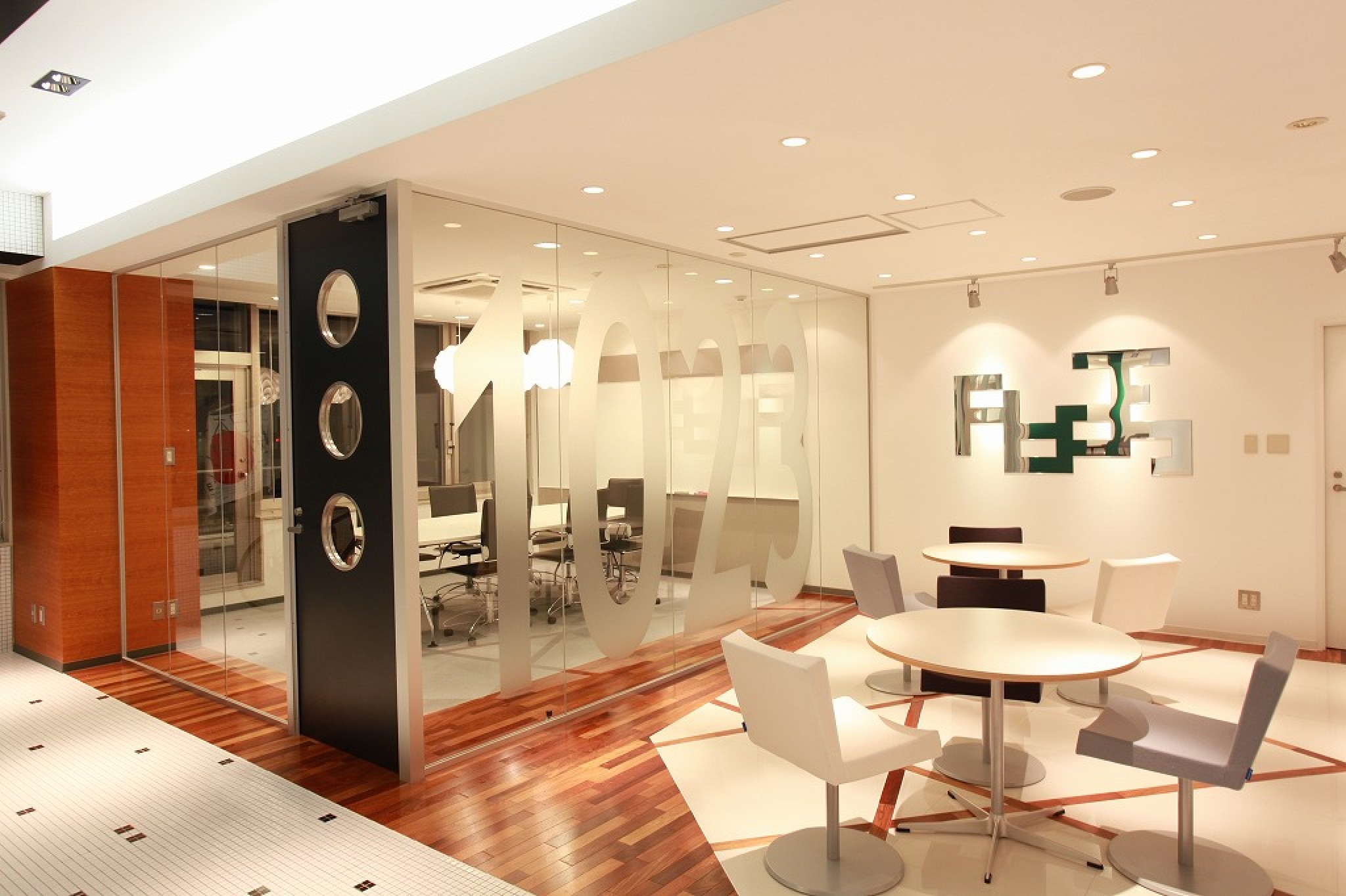 ㈱ルーツ・コーポレーション