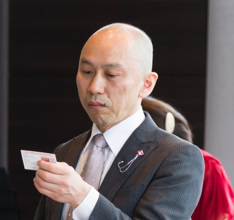 これをすればあなたの名刺はじっくり見てもらえる！