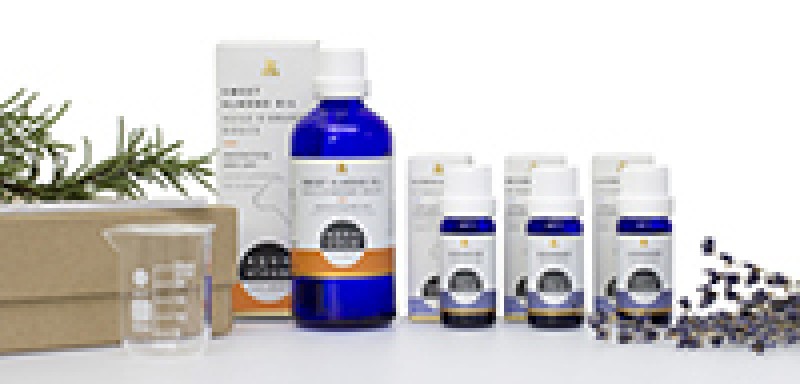 ハリのある美肌をめざす、ローズや ネロリを使用したアロマ美容液作り ＆フェイスアップトリートメント さらにに化粧水作りも！