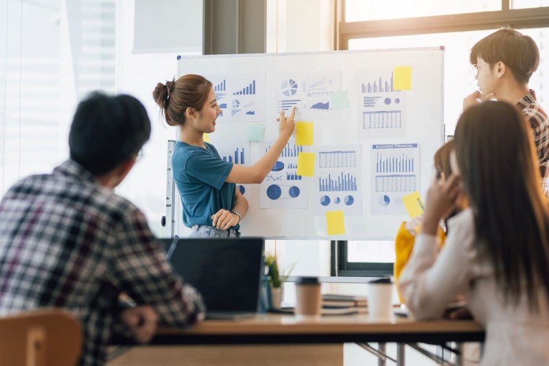 3時間で学べて一生使える！ 今より何倍も伝わる「聴き手ファースト」ロジカルプレゼン